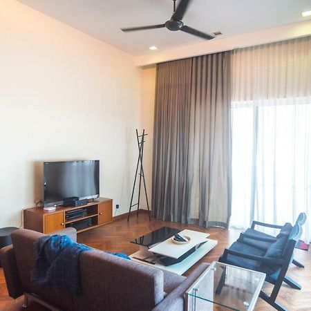 The Suites At Waterside Straits Quay By Plush Bagan Jermal Buitenkant foto