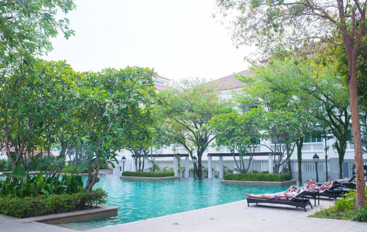 The Suites At Waterside Straits Quay By Plush Bagan Jermal Buitenkant foto