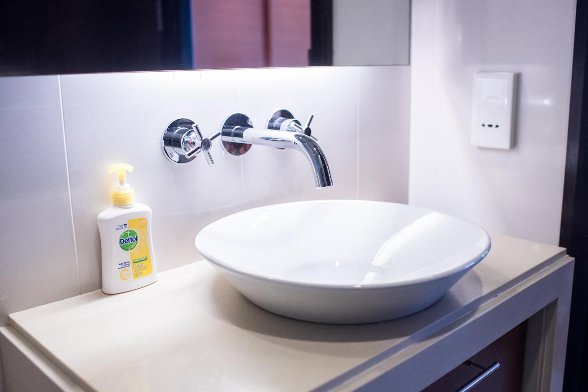The Suites At Waterside Straits Quay By Plush Bagan Jermal Buitenkant foto